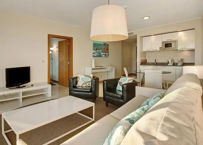 Dfm Happy Days A - * Funchal (Madeira)