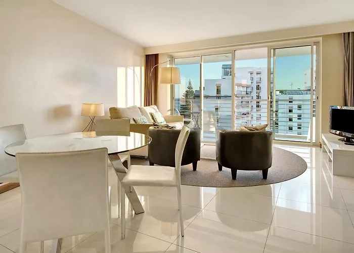 Dfm Happy Days A - * Funchal (Madeira)